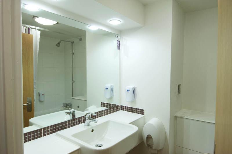Premier Inn Aylesbury Ngoại thất bức ảnh